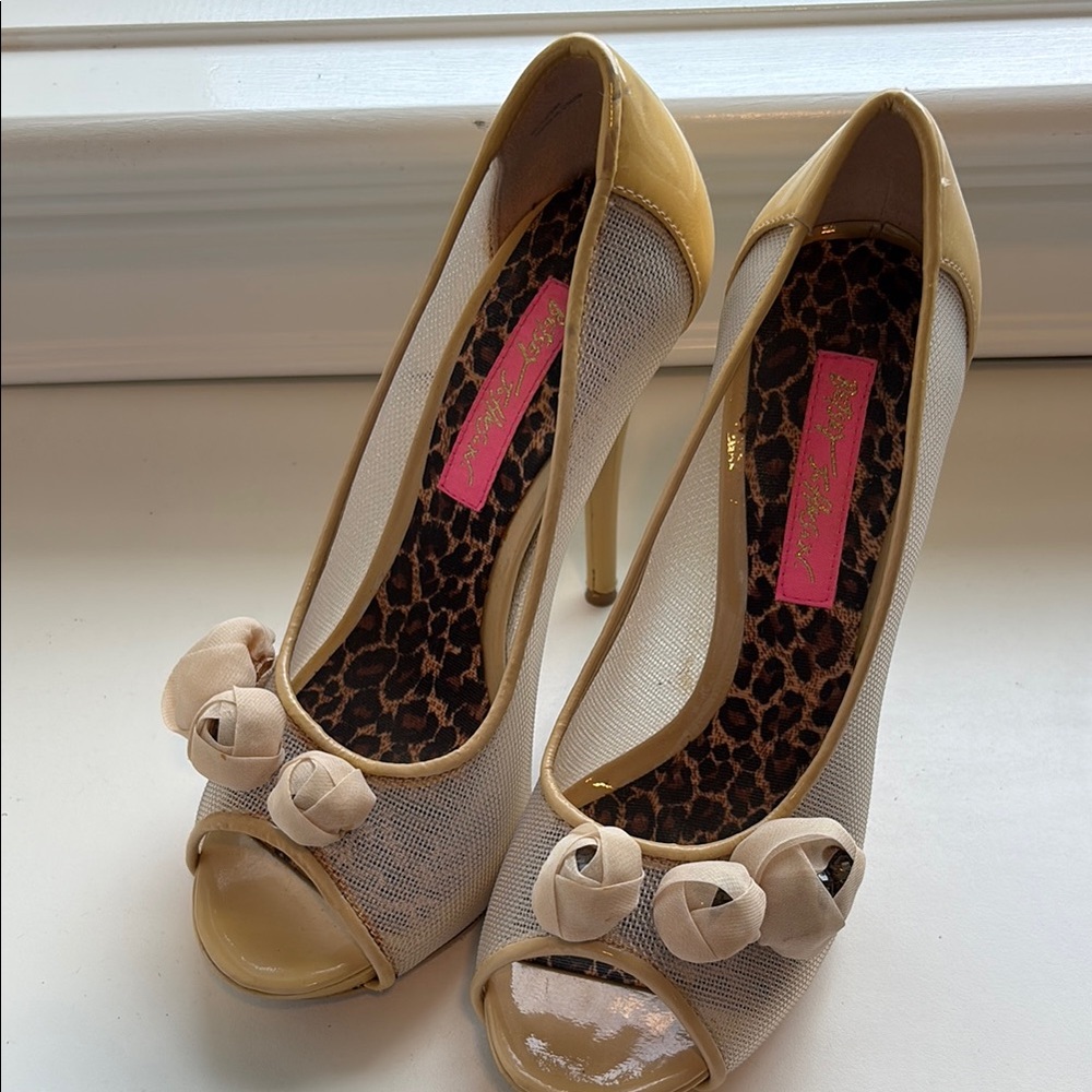 Elegant Beige Peep-Toe Heels